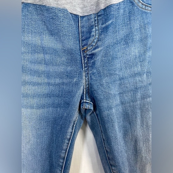 Maternity jeans like new 28” inseam size medium/6 - Picture 2 of 8